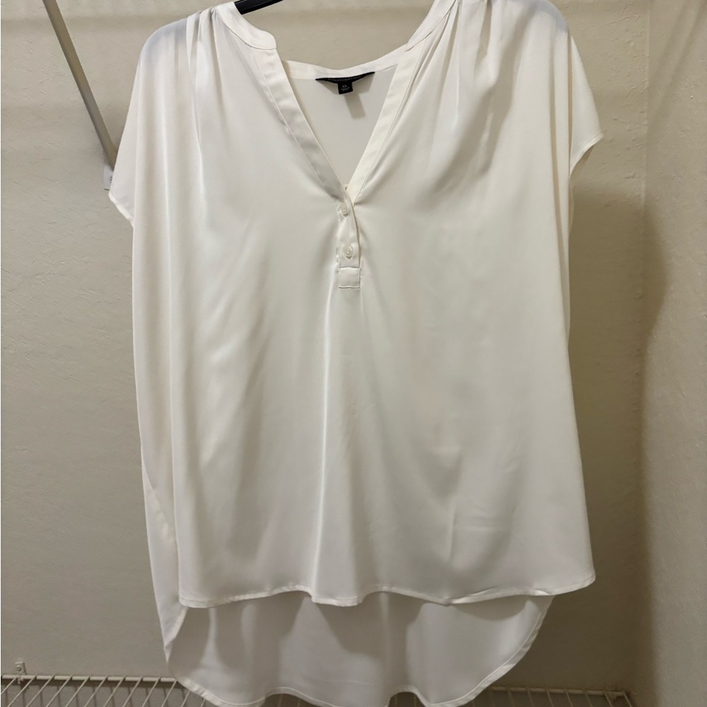 Elegant White Women's Top from Banana Republic